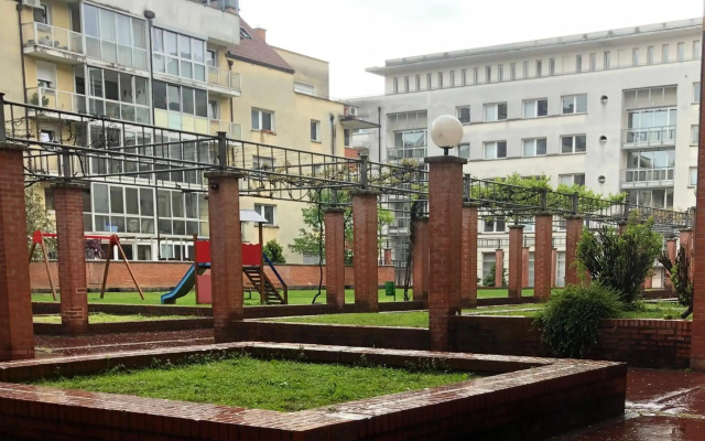 Apartment Green - Grey