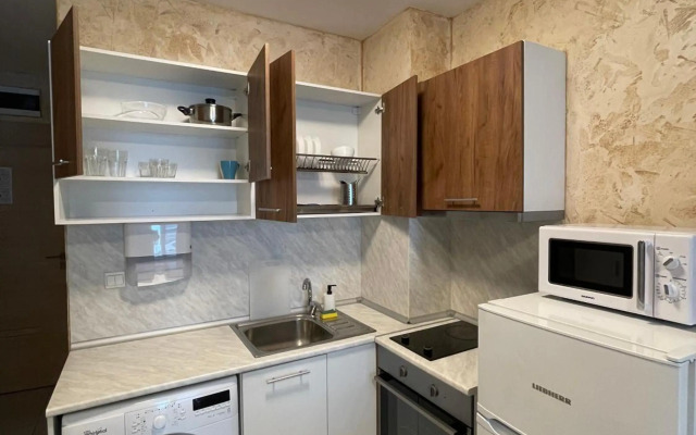 Colonel apartment 838