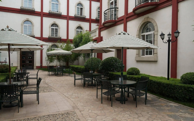 Dong Fang Hotel
