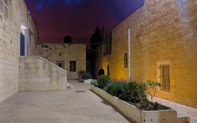 St. George’s Cathedral Pilgrim Guesthouse – Jerusalem