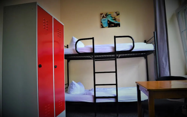 Singer109 Hostel