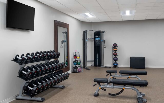 Hilton Indianapolis Hotel & Suites