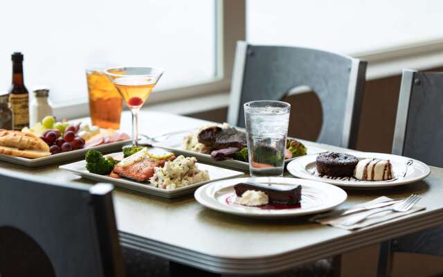 Oxford Suites Silverdale