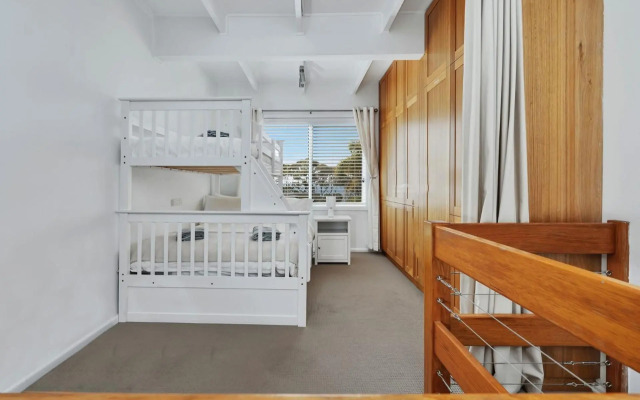 Mara at Hyams 4pm Check Out Sundays