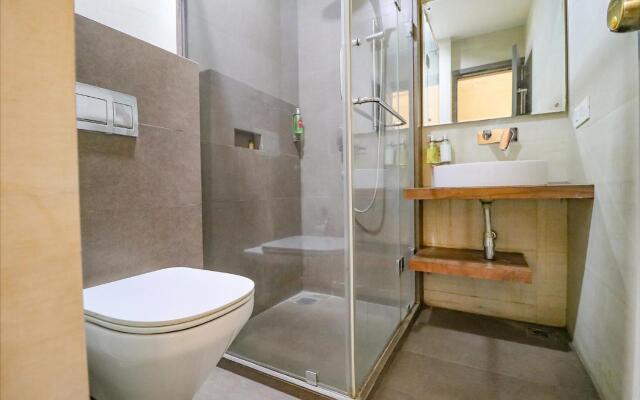 Fabhotel Lord Inn