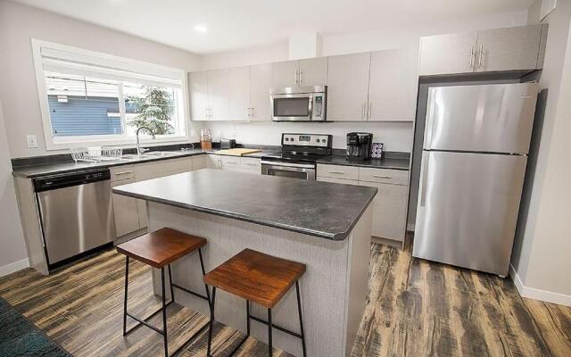 Gorgeous 4 Bedroom Townhouse in South Winnipeg