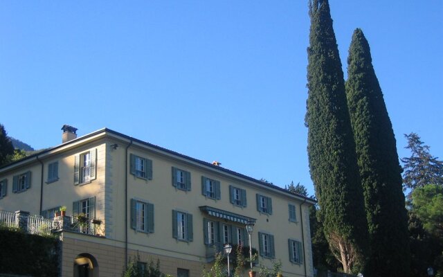 Villa Crella Apartments