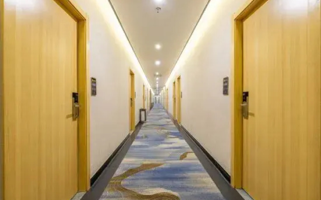 Rest Hotel (Lanzhou West Railway Station Lanzhou Old Street)
