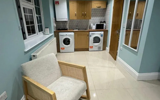 Park Avenue Luxury Apartment in London