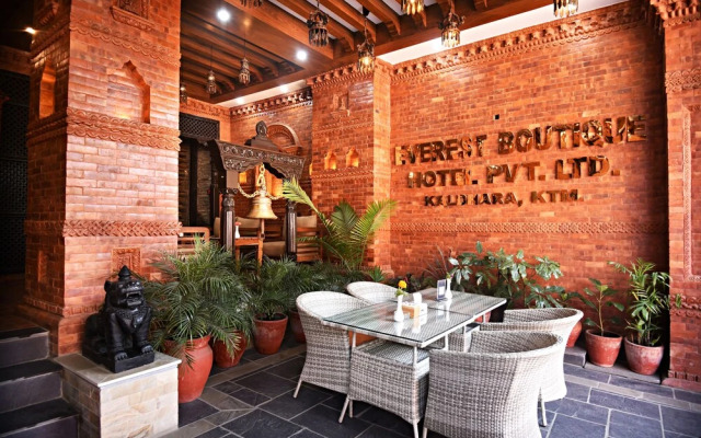 Everest Boutique Hotel
