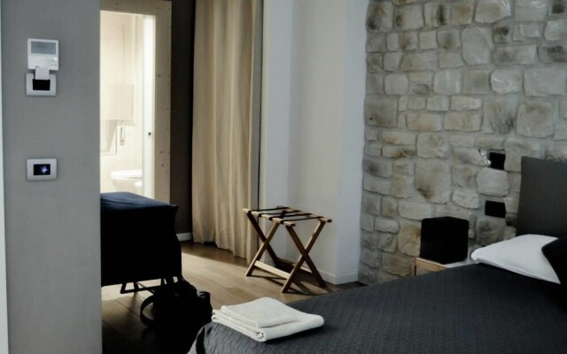 Olivia Rooms Teocrito