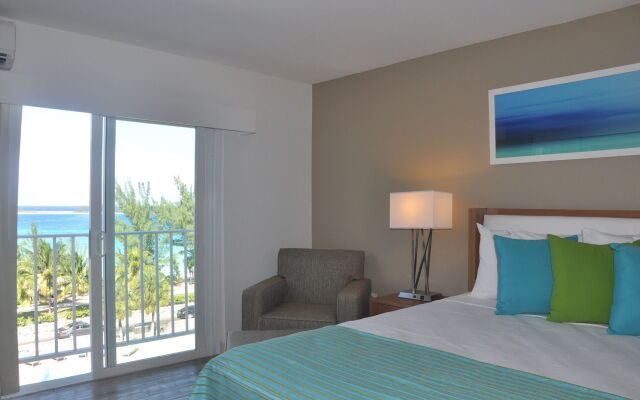 Courtyard by Marriott Nassau Downtown/Junkanoo Beach