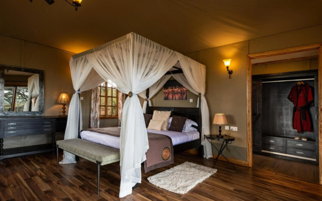 Karibu Camps Lodges-Ngorongoro Lions Paw