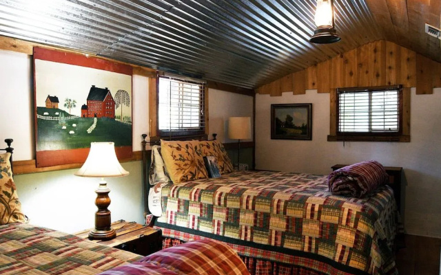 Country Woods Inn