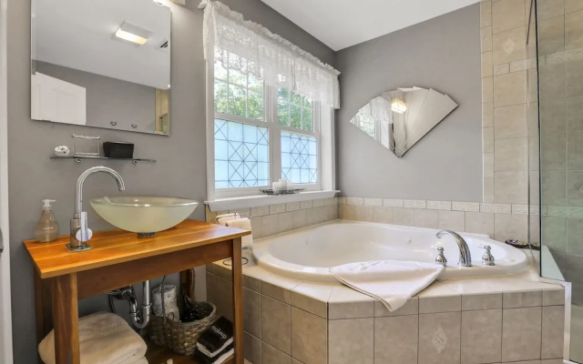 Moondance Ridge Bed & Breakfast
