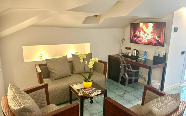 Hotel Club House