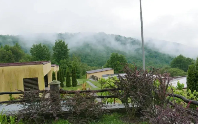 West Wood ApartHotel