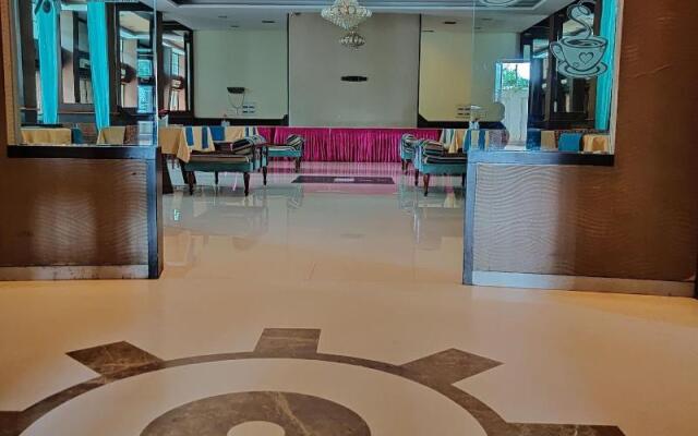 Hotel Reeva Suites