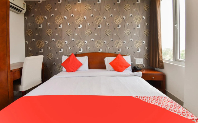 Flagship 76012 Hotel Grand Decor