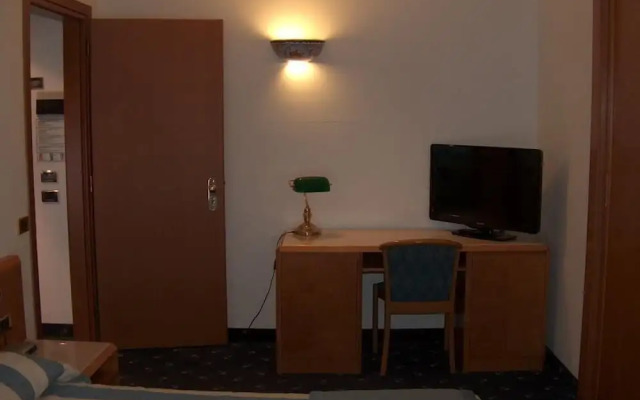 Miceneo Palace Hotel