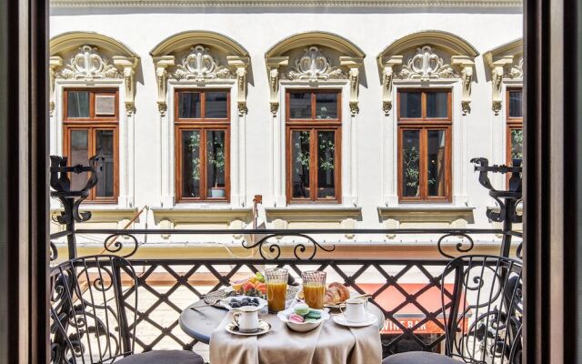 Old Town Luxury Suites