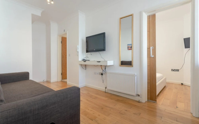 Modern 1 Bedroom Paddington Apartment