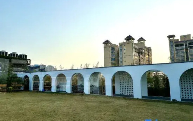 Yulin Dream Garden Courtyard Hotel