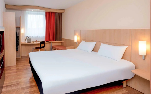 ibis Esch Belval