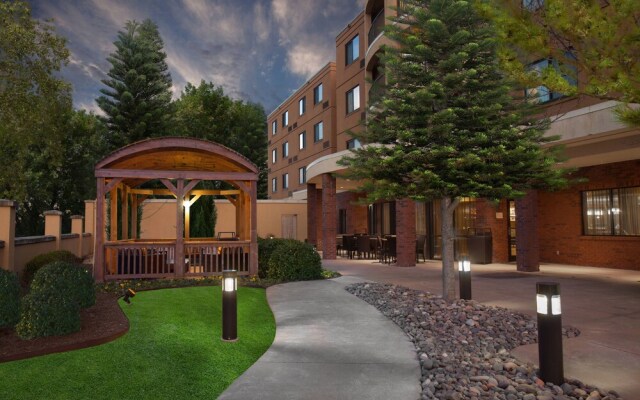 Courtyard Fayetteville