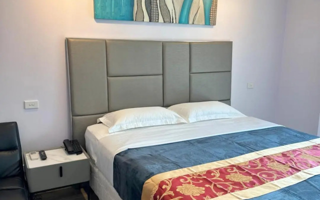 Sydney Riseon Hotel