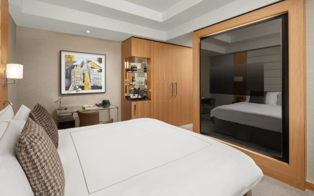 Landmark Plaza Hotel