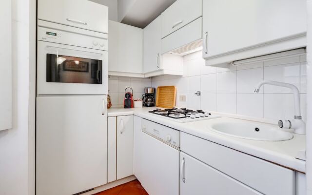 Wonderful Apartment near Trevi Fountain