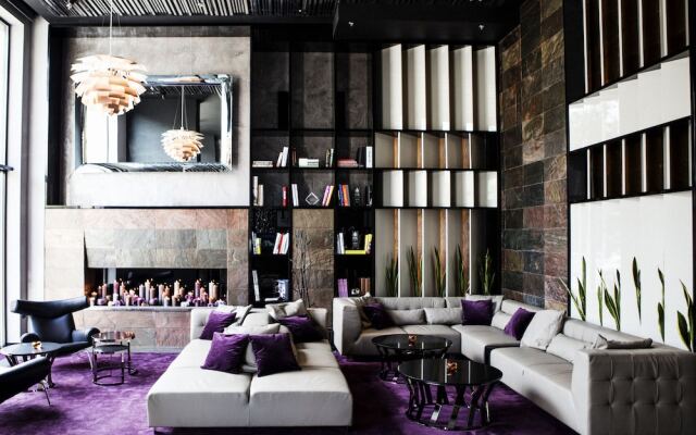 11 Mirrors Design Hotel