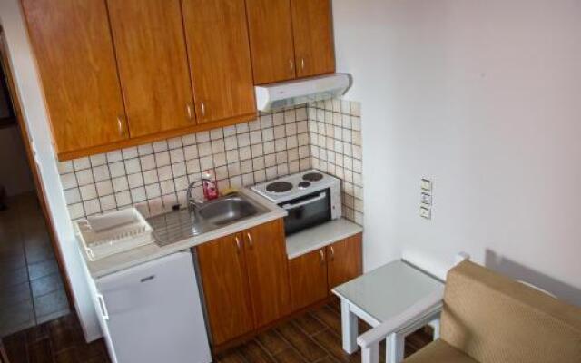 Paradise Studios & Apartments