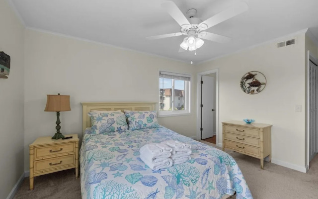 Summer School 2 Bedroom Condo by RedAwning