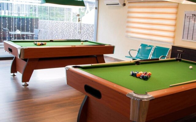 Atlantic Hotel And Suites