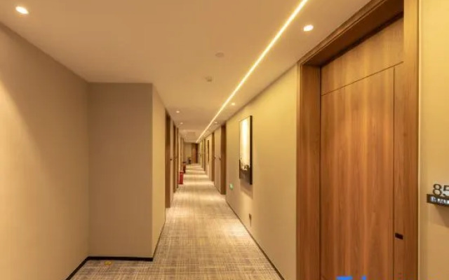 Qingmu Platinum Hotel