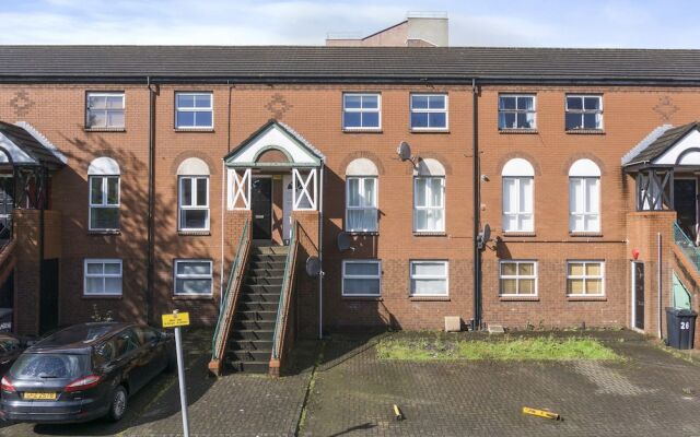 Salisbury Street Apartments