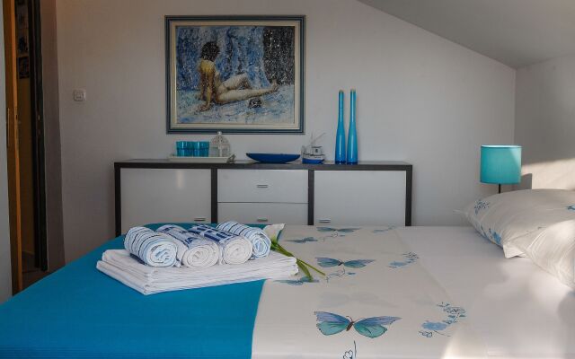 Apartment Tin - comfortable apartment near beach: A1  Ugljan, Island Ugljan