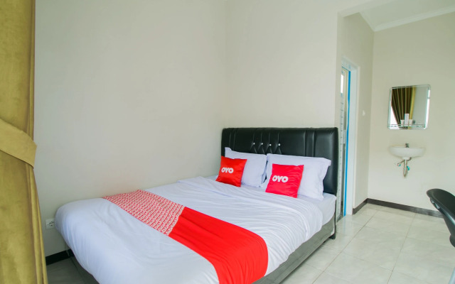 OYO 1078 Fakhira Residence