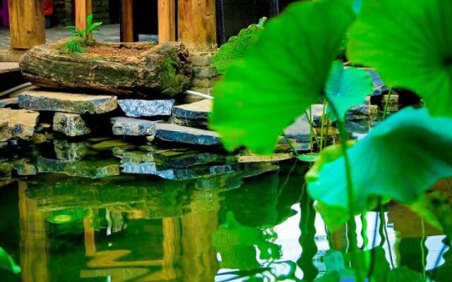 Tung lei small courtyard home