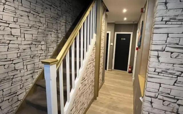 White Rose Hotel and Restaurant