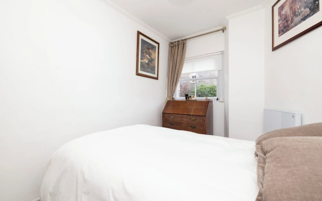 Spacious 2-Bedroom Ground Floor Flat