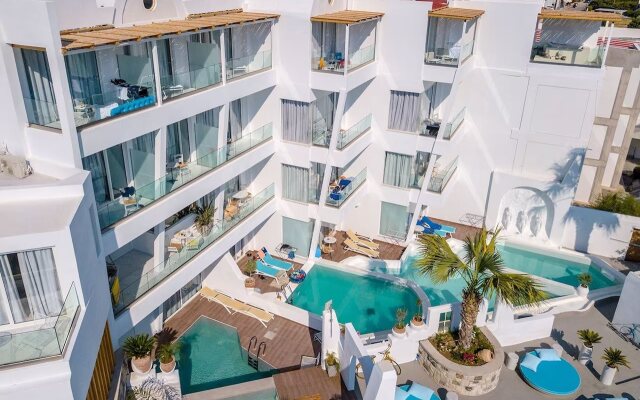 Kouros Home Hotel