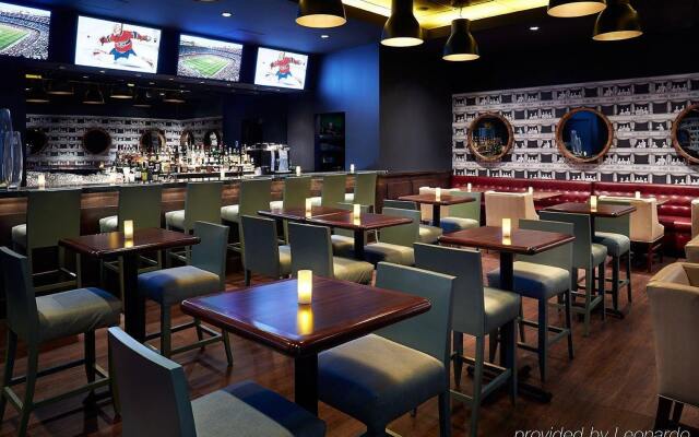 Holiday Inn & Suites Montreal Airport by IHG