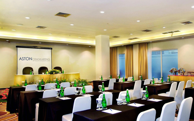 Royal Palm Hotel & Conference Center Cengkareng