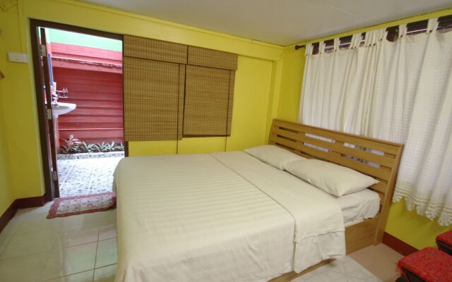 Baan Bua Homestay - Hostel