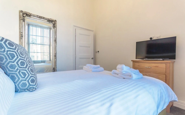 2 Bed - The Buckingham Suite