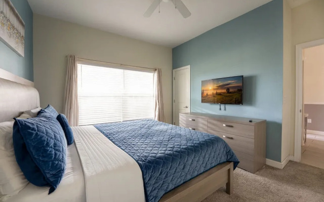 Relax Near Disney 4BR Home With Pool