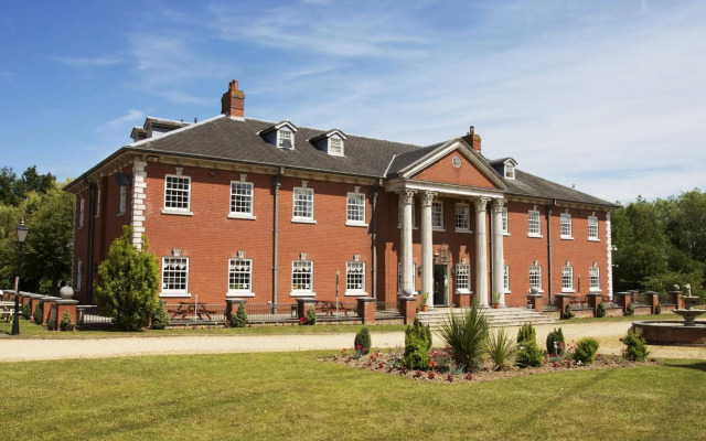 Elme Hall